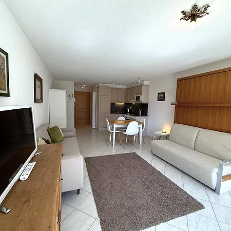 Chateau 15 Apartment