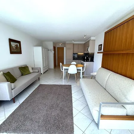 Apartment Chateau 15 *