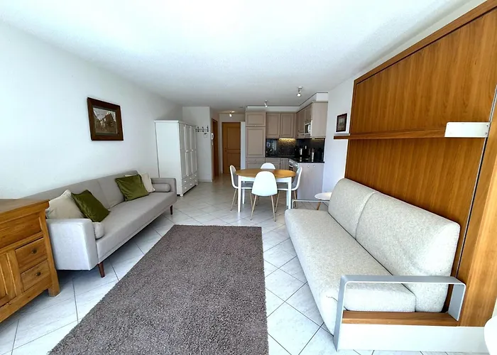 Апартаменти Chateau 15 *